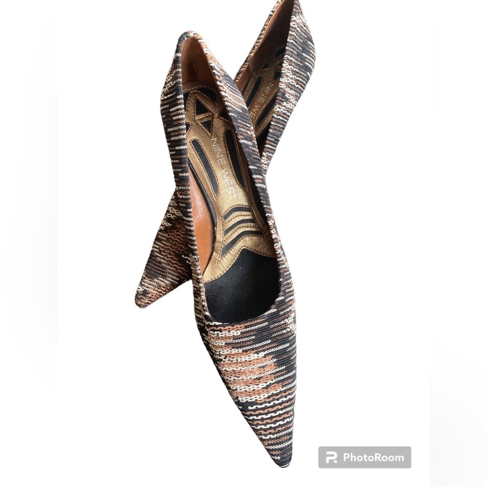 NINE WEST POINTED TOE STILETTO HEALS. Y2K sz 7 1/2. Like New.
